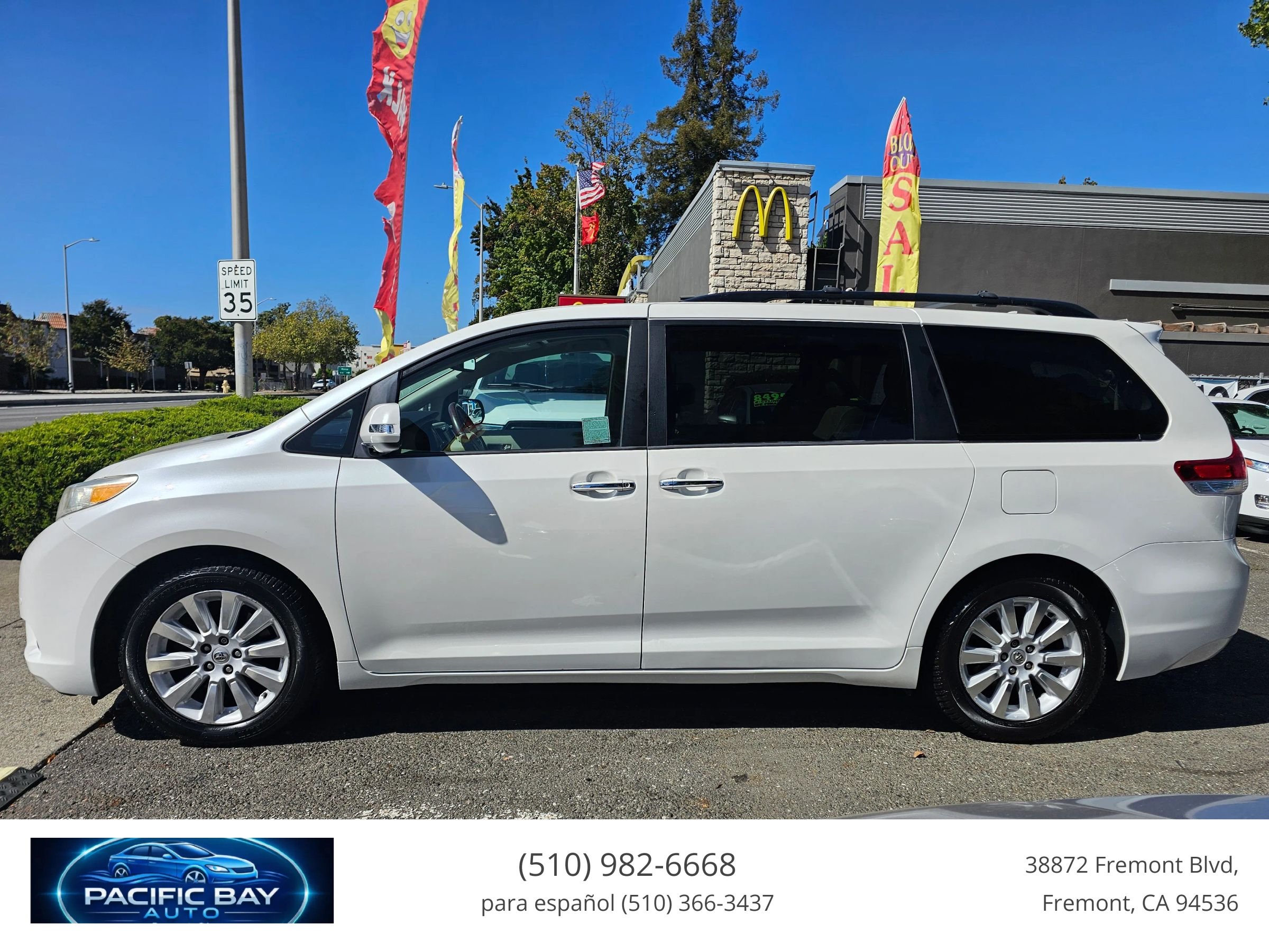Used 2013 Toyota Sienna Limited w/ Premium Pkg FWD image 4