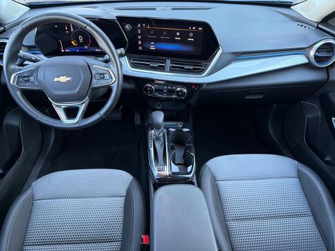 Used 2024 Chevrolet Trax LT w/ Driver Confidence Package image 11