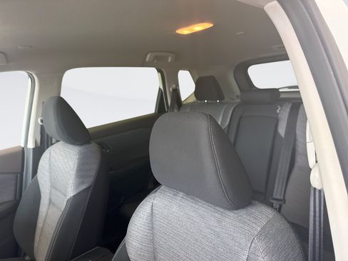Used 2023 Nissan Rogue SV AWD/4WD image 12