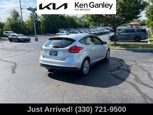 Used 2016 Ford Focus Titanium FWD image 5
