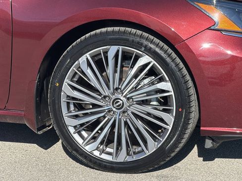 Used 2023 Nissan Altima 2.5 SL FWD image 31