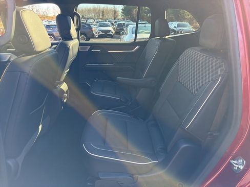 Used 2024 GMC Acadia Denali w/ Super Cruise Package image 15