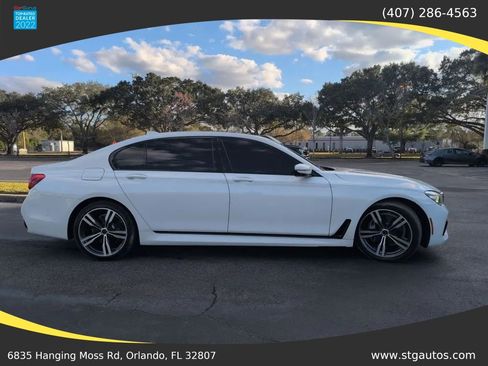 Used 2017 BMW 740i image 6