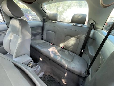 Used 2008 Volkswagen Beetle S image 19