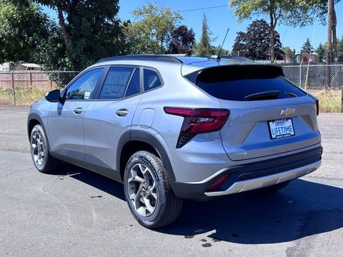 New 2025 Chevrolet Trax LT image 5