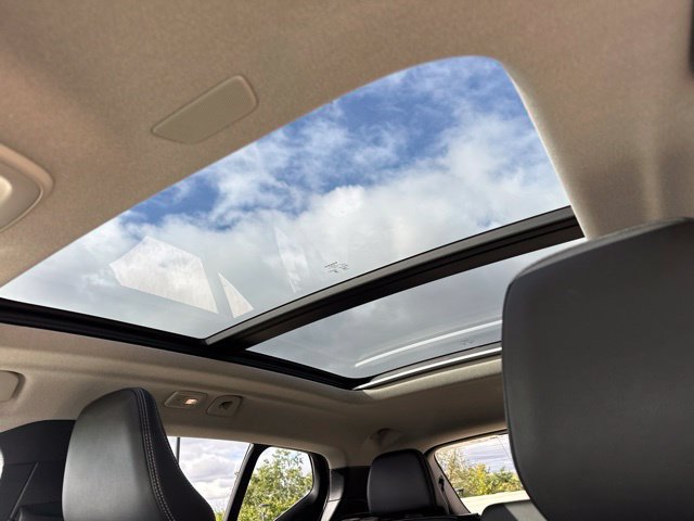 Certified 2024 Volvo XC40 B5 Core AWD/4WD image 18