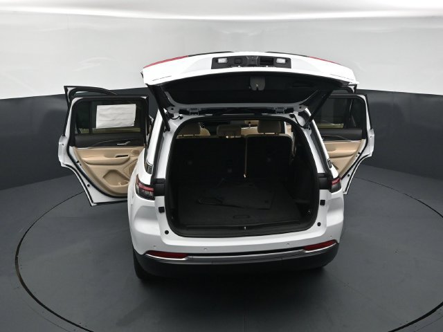 New 2027 Jeep Grand Cherokee Limited AWD/4WD image 29
