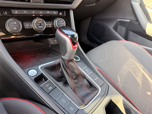 Used 2024 Volkswagen Jetta GLI 40th Anniversary Edition image 21