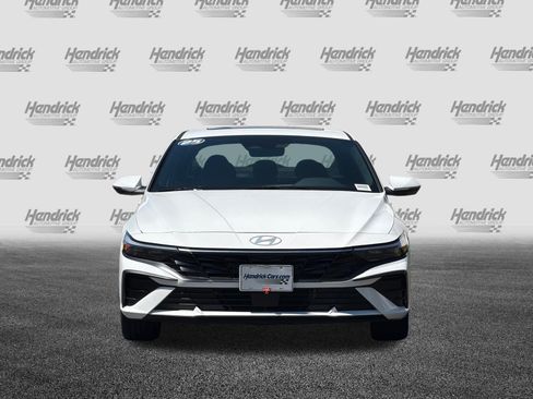 Used 2025 Hyundai Elantra Limited FWD image 10