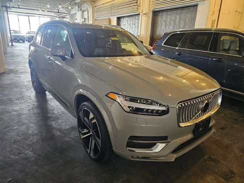 Certified 2025 Volvo XC90 B6 Ultra w/ Protection Package AWD/4WD image 5