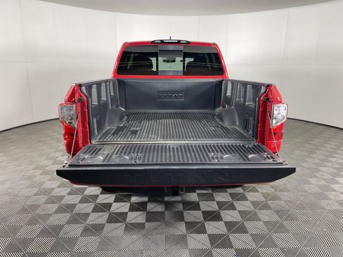 Used 2024 Nissan Titan SV image 8