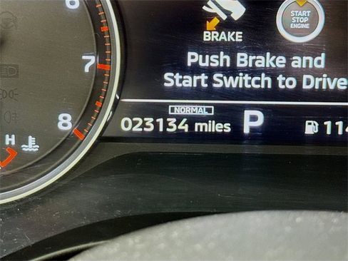 Used 2025 Mitsubishi Outlander SE image 13