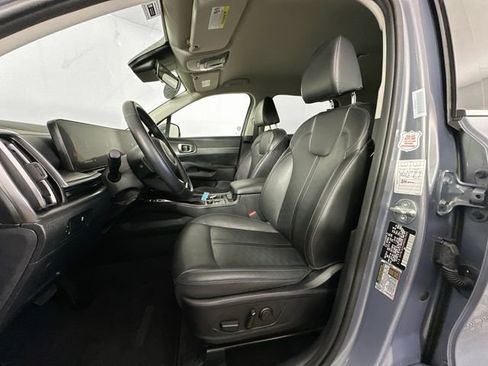 Used 2024 Kia Sorento S image 19