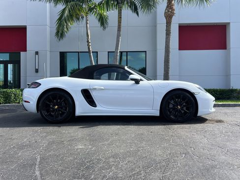 Used 2017 Porsche 718 Boxster image 24