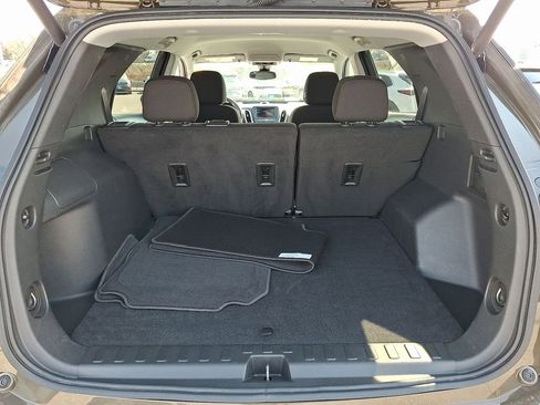 Used 2023 Chevrolet Equinox LT image 28