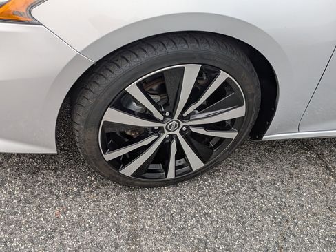 Used 2022 Nissan Altima 2.5 SR image 12