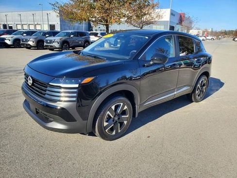 Certified 2025 Nissan Kicks SV image 8