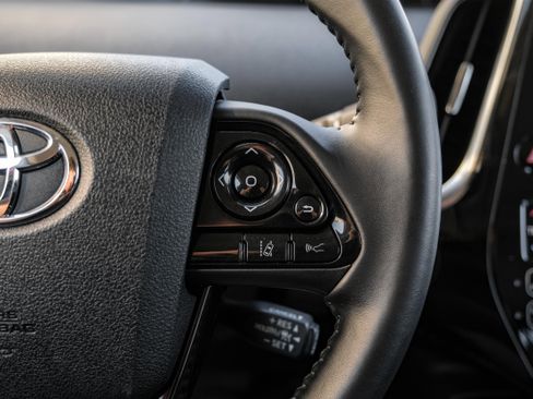 Used 2021 Toyota Prius Prime XLE image 16