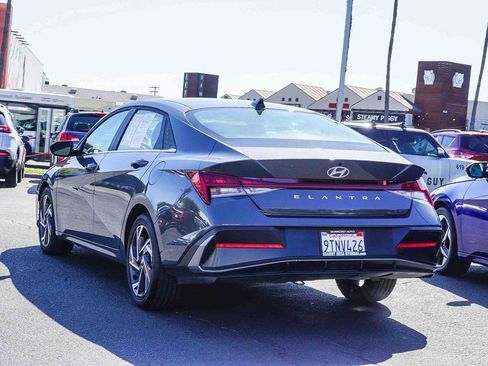 Certified 2025 Hyundai Elantra SEL image 5