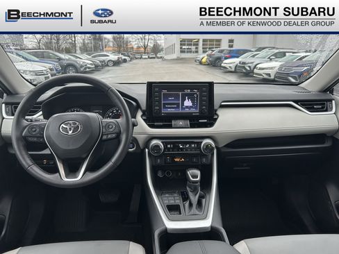 Used 2022 Toyota RAV4 XLE Premium image 9