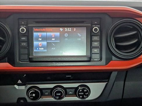 Used 2017 Toyota Tacoma SR image 13