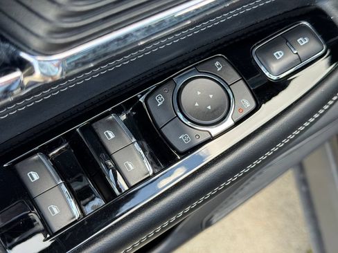 Used 2022 Lincoln Corsair AWD w/ Premium Package image 18