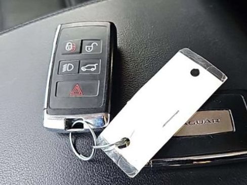 Used 2020 Jaguar E-PACE AWD/4WD image 24