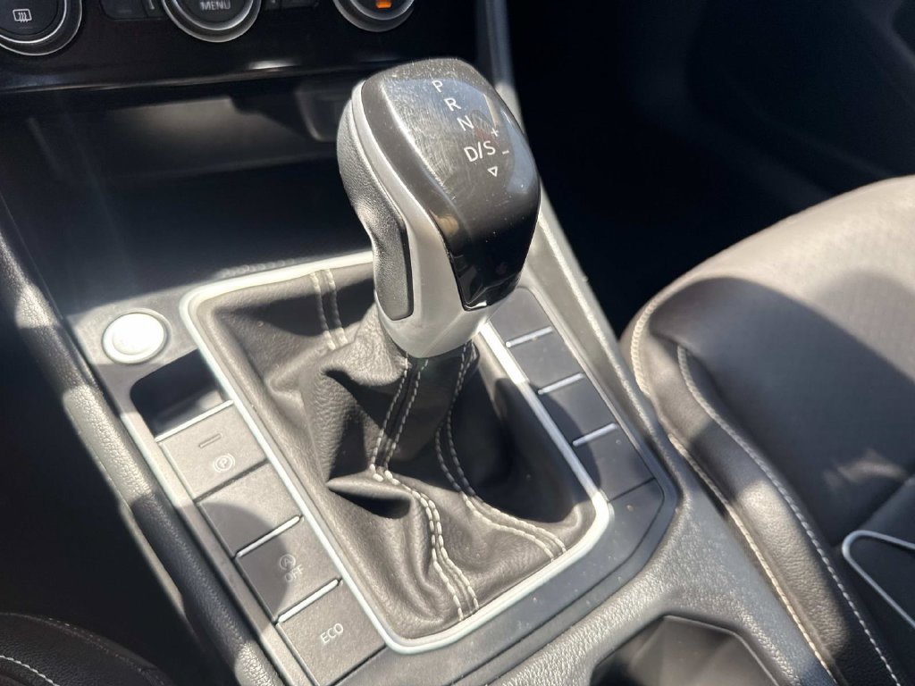 Used 2023 Volkswagen Jetta SE FWD image 25