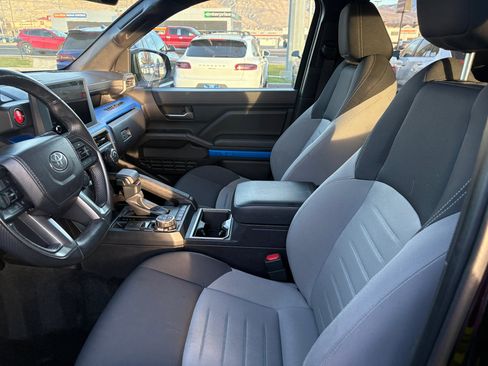 Used 2024 Toyota Tacoma TRD Off-Road image 18