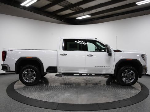 New 2025 GMC Sierra 2500 SLT w/ SLT Premium Package image 9