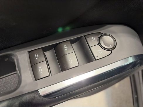 New 2026 Chevrolet Traverse LT image 9