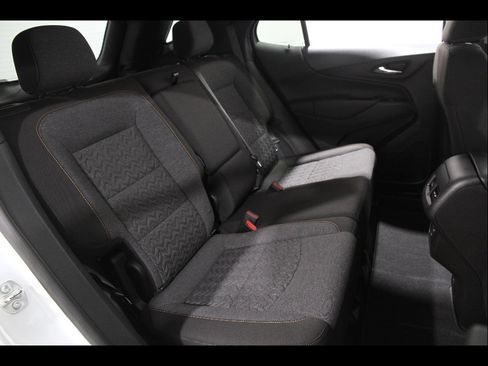 Certified 2024 Chevrolet Equinox LT FWD image 18