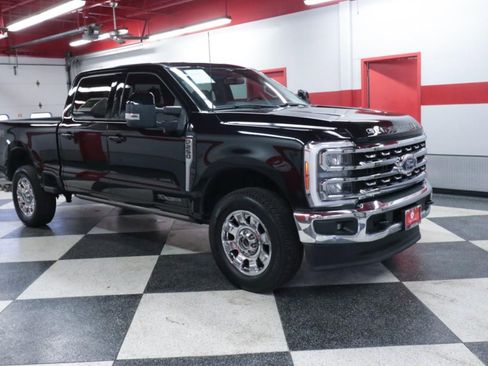 Used 2023 Ford F250 Lariat w/ Lariat Ultimate Package image 3