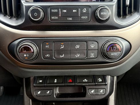 Used 2018 Chevrolet Colorado Z71 w/ Centennial Edition AWD/4WD image 31