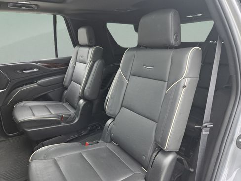 Used 2021 Cadillac Escalade Premium Luxury AWD/4WD image 24