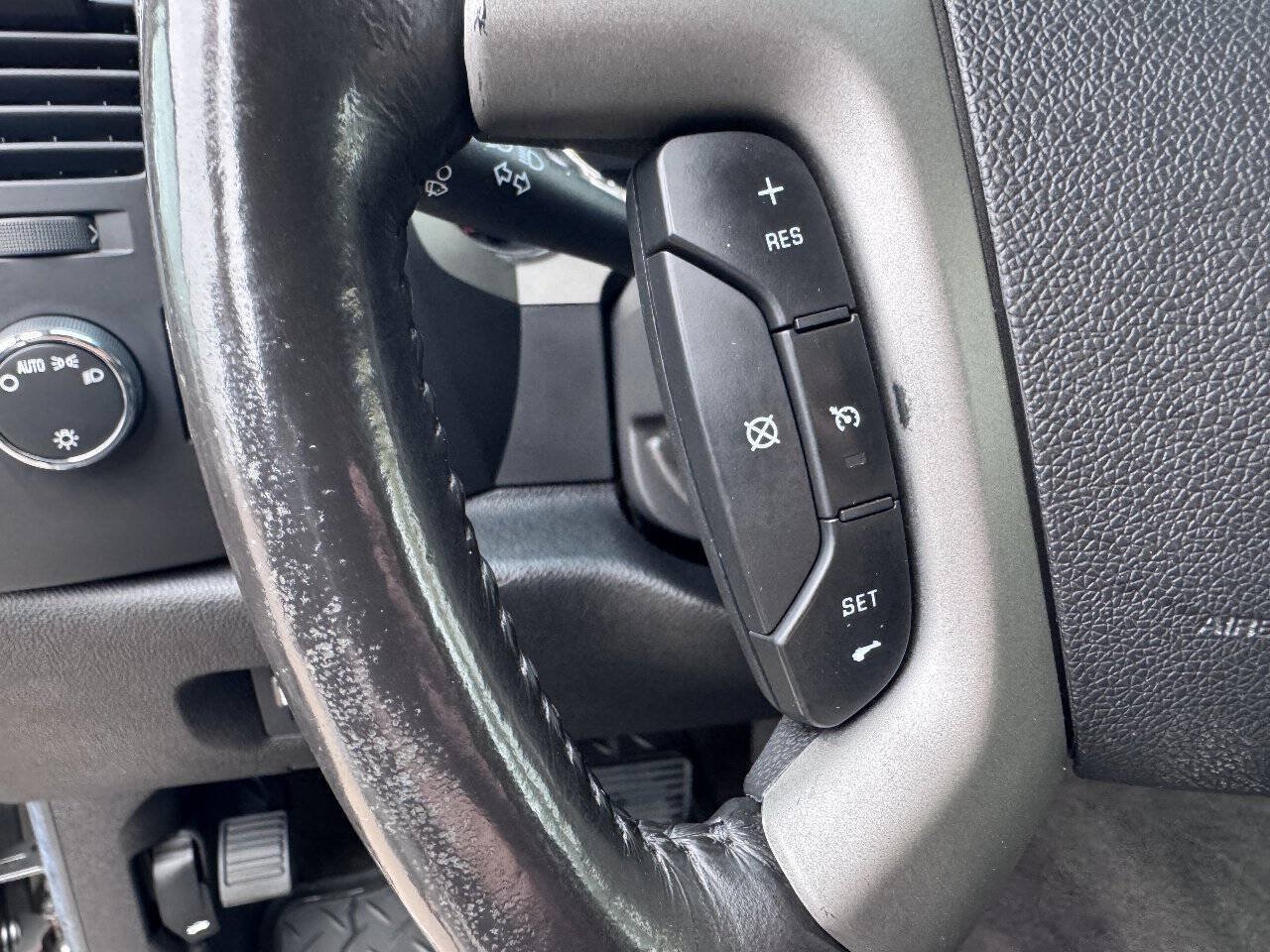 Used 2007 Chevrolet Silverado 2500 LT w/ 1LT Convenience Package AWD/4WD image 16