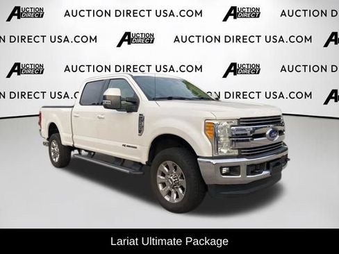 Used 2017 Ford F250 Lariat w/ Lariat Ultimate Package AWD/4WD image 6