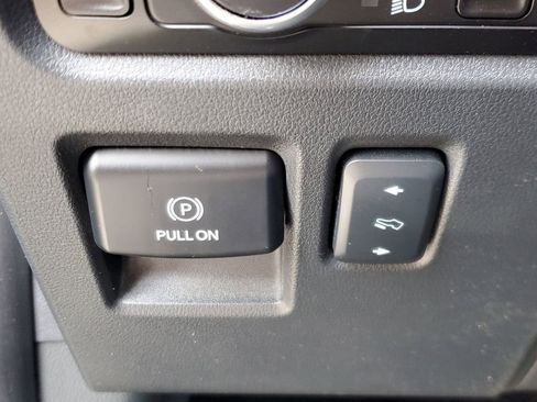 Used 2023 Ford F150 Lariat w/ Trailer Tow Package image 30