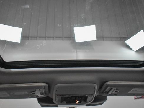 Used 2022 Subaru Forester Touring image 19