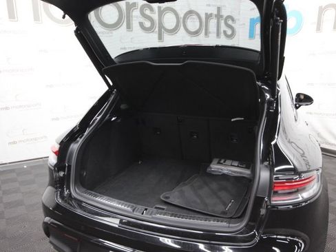 Used 2023 Porsche Macan image 15