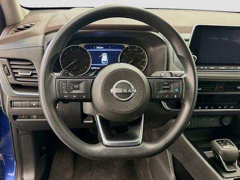 Used 2023 Nissan Rogue SV image 18