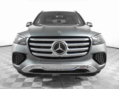 Used 2024 Mercedes-Benz GLS 450 4MATIC image 2