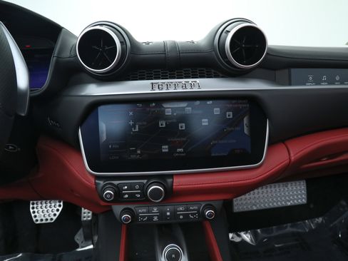 Certified 2023 Ferrari Portofino M image 32