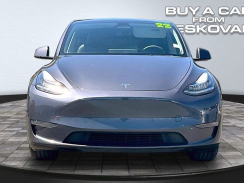Used 2022 Tesla Model Y Long Range AWD/4WD image 3