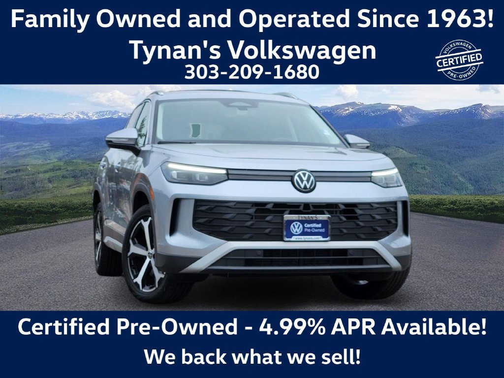 Used 2025 Volkswagen Tiguan SE AWD/4WD image 1