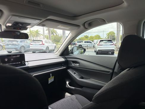 Used 2025 Honda Accord SE image 11