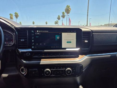 Used 2023 Chevrolet Silverado 1500 LT Trail Boss w/ Convenience Package II AWD/4WD image 4