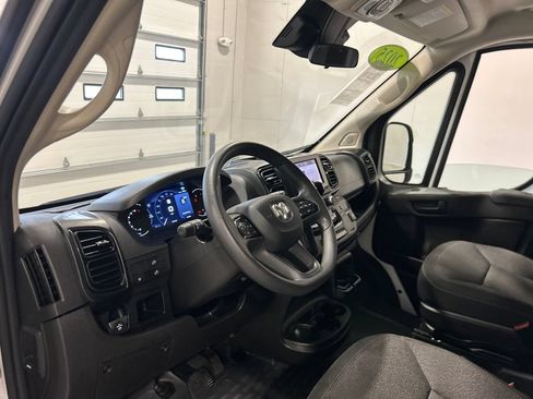 Used 2025 RAM ProMaster 2500 w/ U-Haul Equipment Group FWD image 16