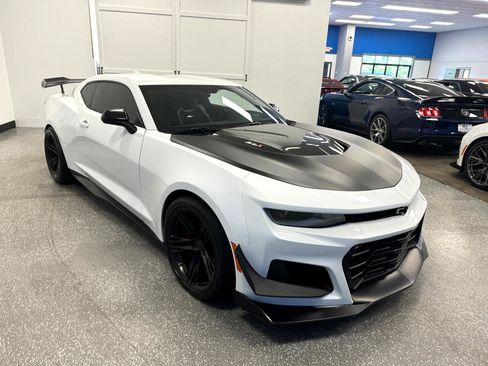 Used 2019 Chevrolet Camaro ZL1 image 4