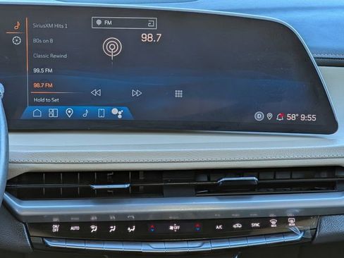 Used 2024 Cadillac XT4 Luxury image 14